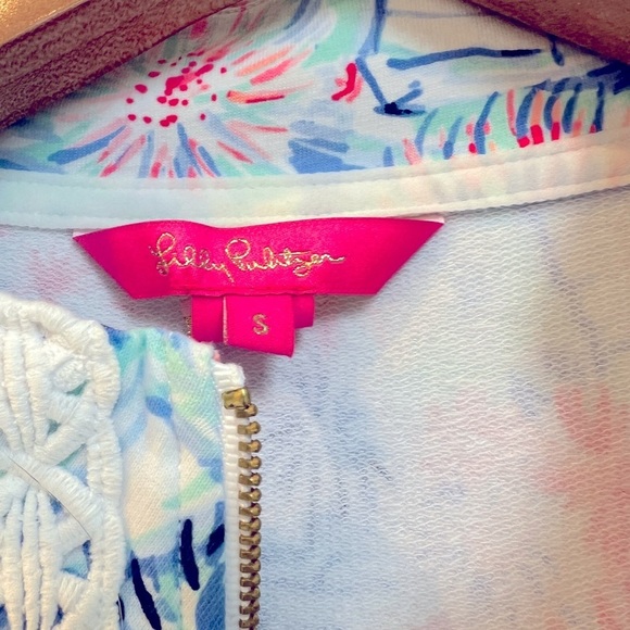 LILLY PULITZER Janie Embroidered Popover Top SEA TO SHINING SEA Size Small - Picture 5 of 9